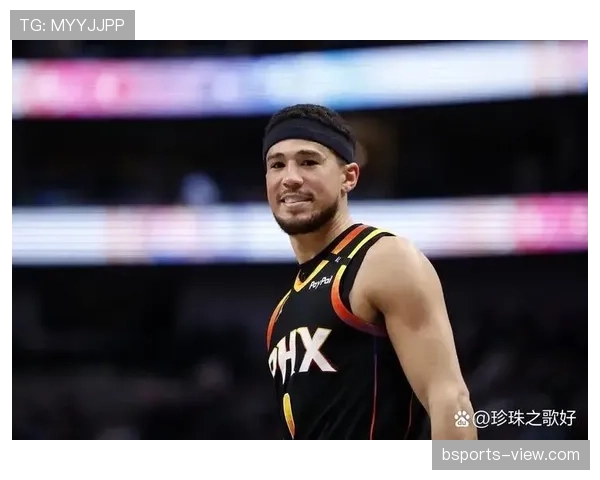 德文·布克突破空间拉开差距 提升太阳关键时刻得分效率