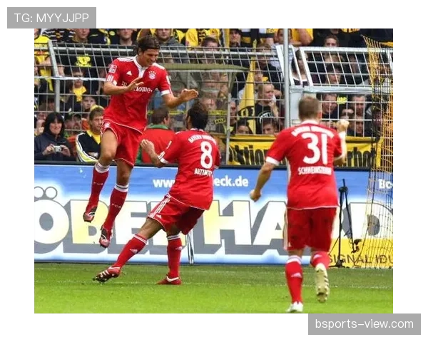 巴拉克与施魏因斯泰格在中场推进上出现结构分散趋势