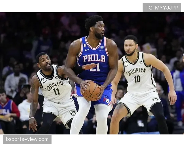 本·西蒙斯突破制造多次失误，效率远逊恩比德关键回合表现